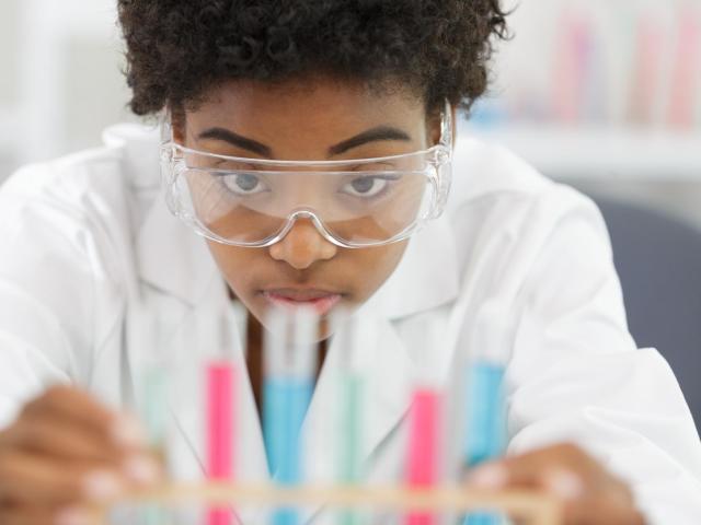 Women Scientist in lab